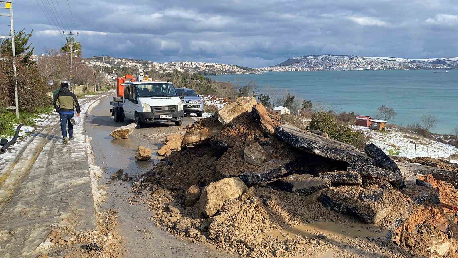 Sinop’ta heyelan sonrası onarım mesaisi
