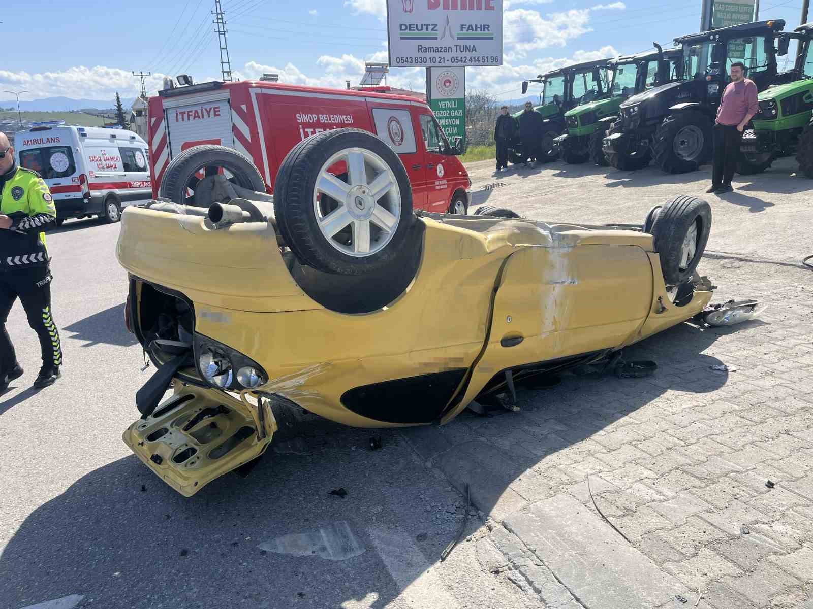Sinop’ta kontrolden çıkan otomobil takla attı: 1 yaralı
