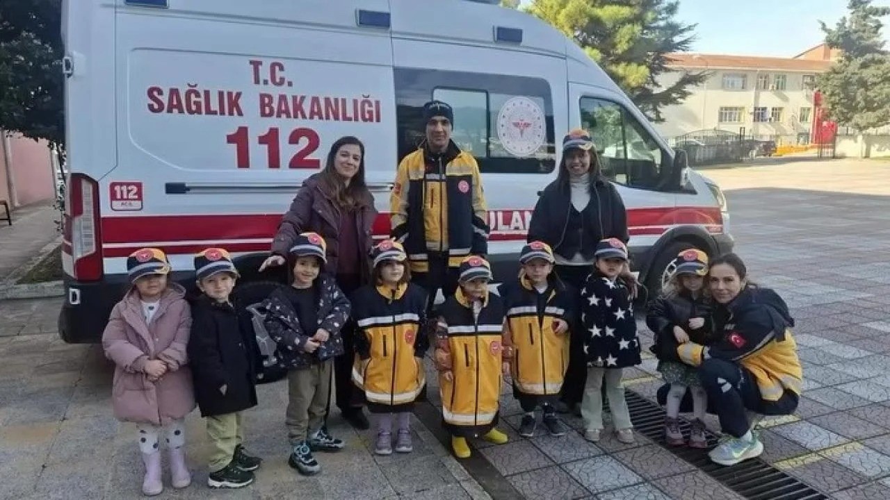 Sinop’ta minik öğrenciler ambulansı yakından tanıdı
