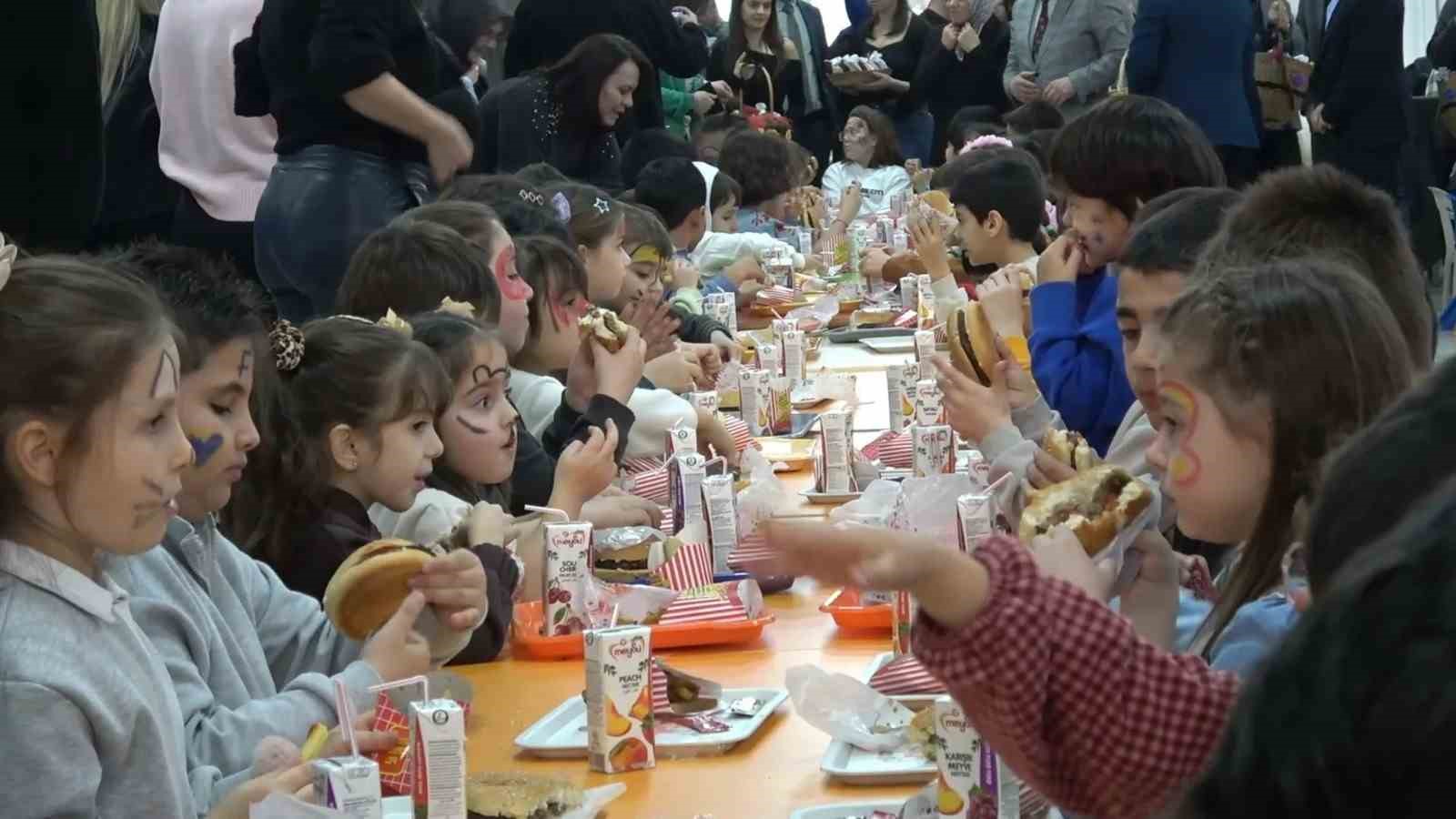 Sinop’ta miniklerin tekne orucu sevinci
