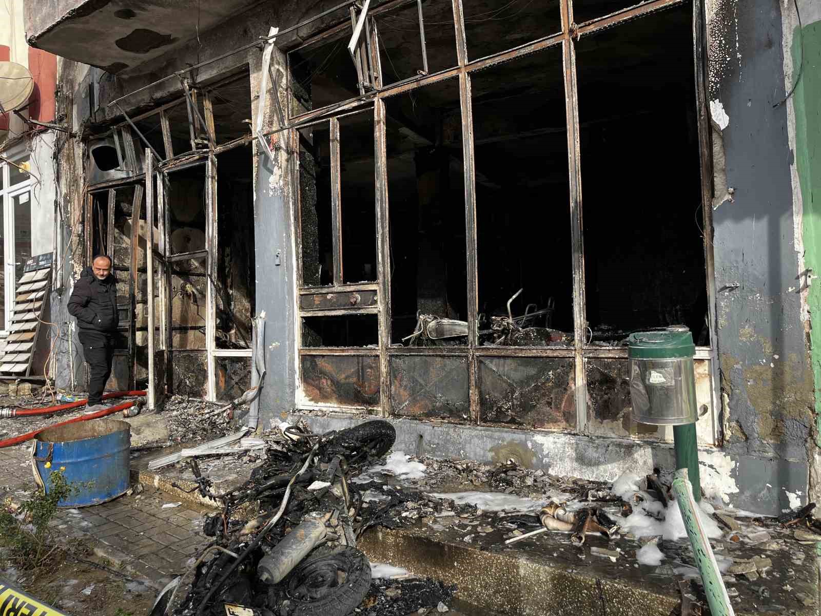 Sinop’ta motosiklet tamirhanesinde yangın: 1 yaralı
