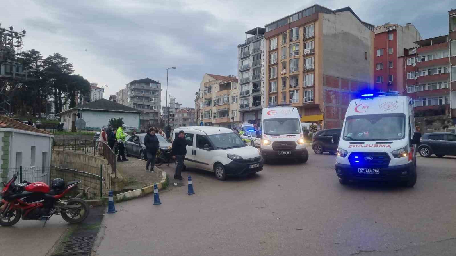 Sinop’ta otomobil ile motosiklet çarpıştı: 1 yaralı

