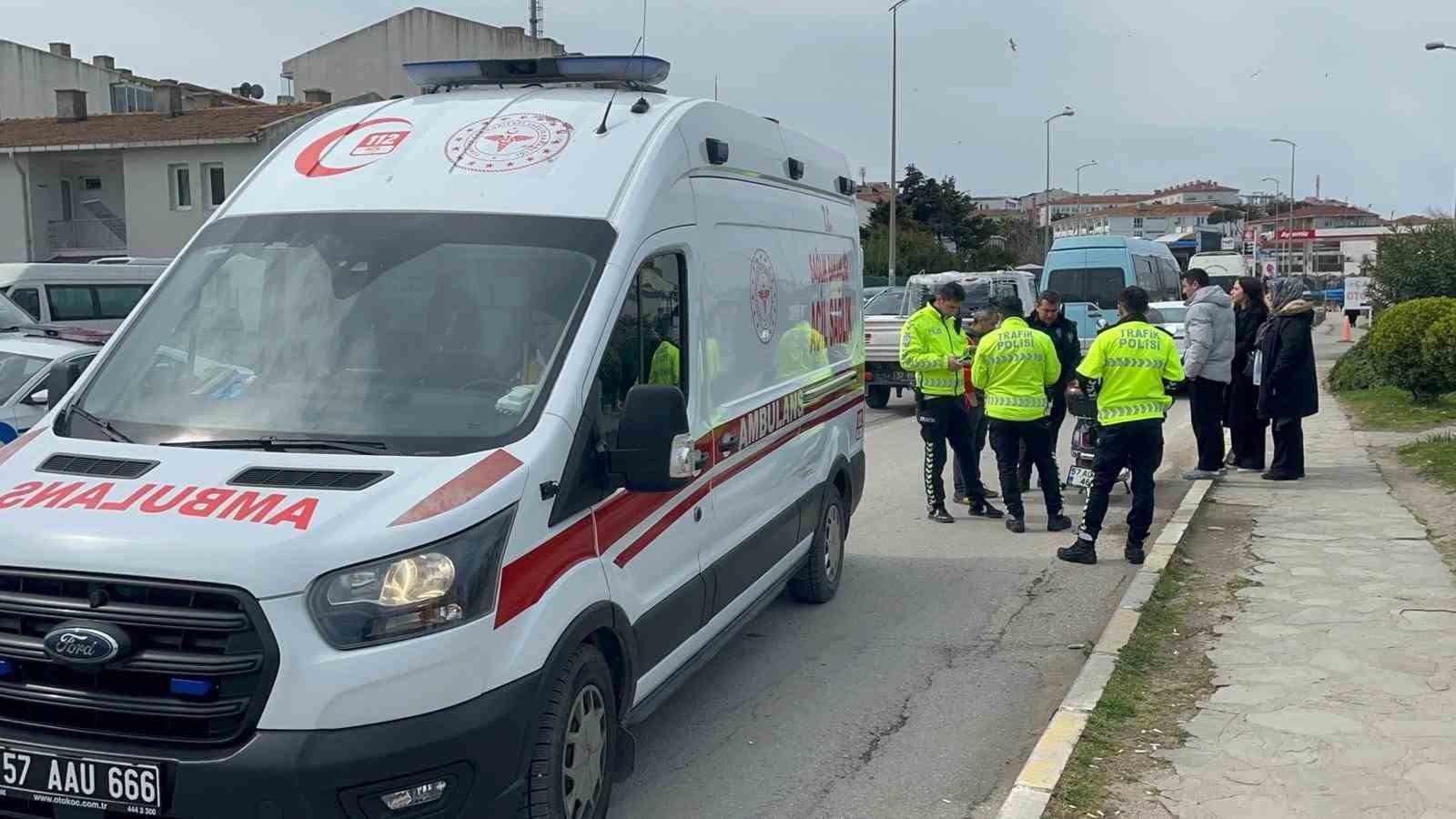Sinop’ta otomobil ile motosiklet çarpıştı: 2 yaralı

