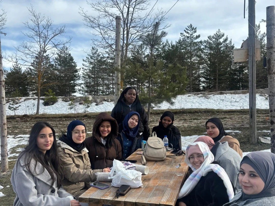 Sinop’ta uluslararası öğrencilerin kar keyfi
