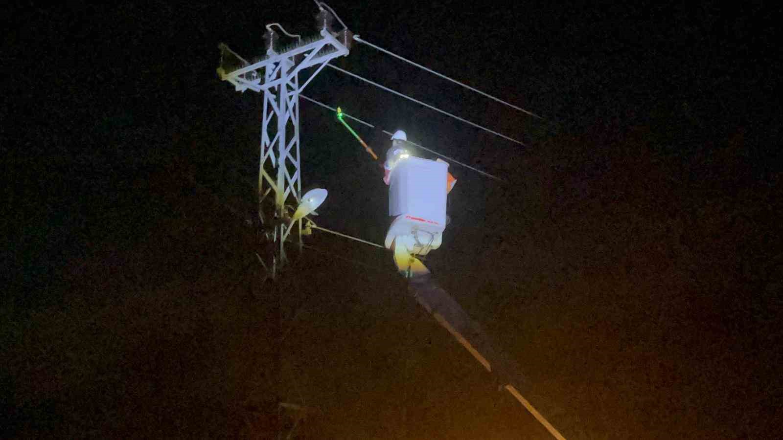 Sinop’ta yangın paniği: Yangını fırtına söndürdü
