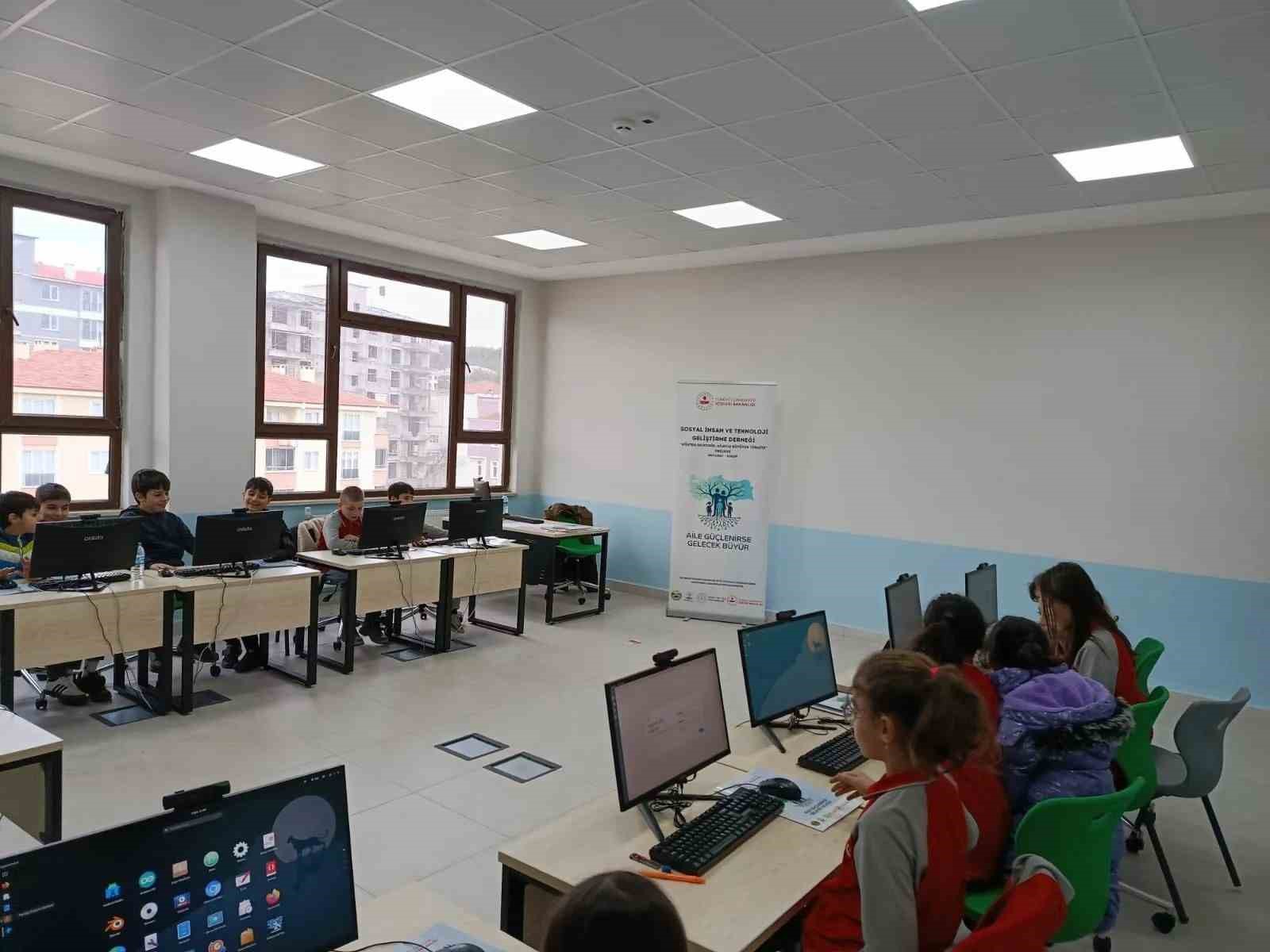 Sinop’ta yapay zekâ temelli eğitim programı
