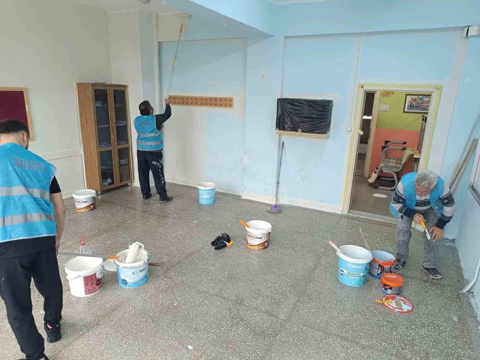 Sinop’ta yükümlülerden okullara bakım ve onarım desteği
