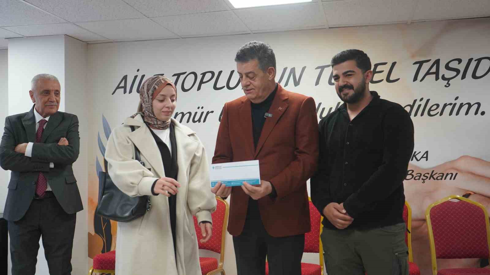 Şırnak Belediyesinden yeni evlilere 60 bin liralık destek
