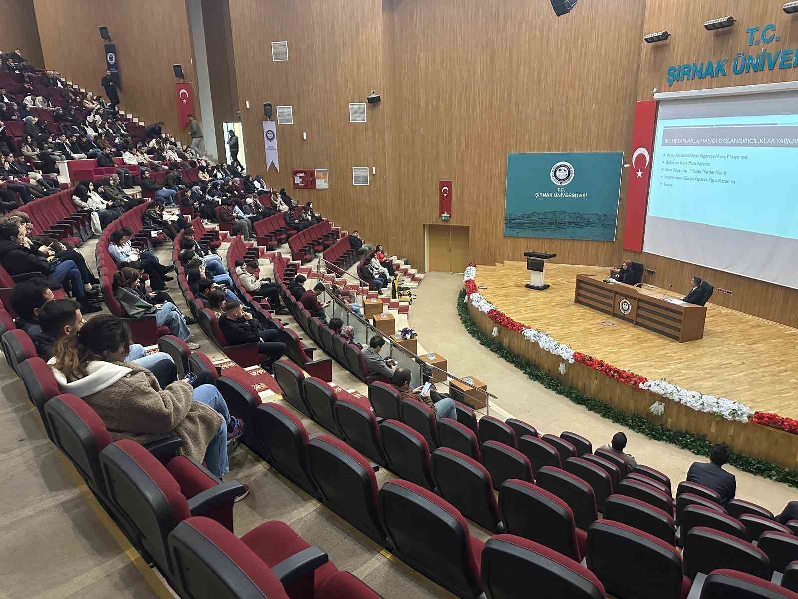 Şırnak Cumhuriyet Başsavcılığından gençlere net mesaj: "Hesabını kullandırma, suça ortak olma"
Şırnak Cumhuriyet Başsavcılığından gençlere net mesaj: "Hesabını kullandırma, suça ortak olma"