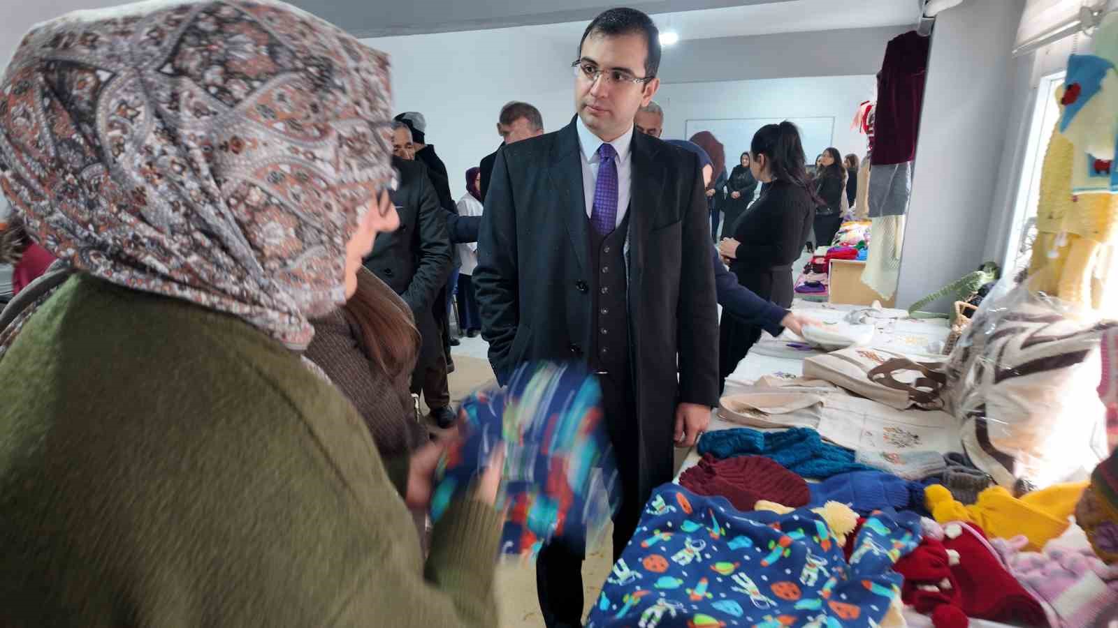 Şırnaklı Kadınların kış sergisine yoğun ilgi
