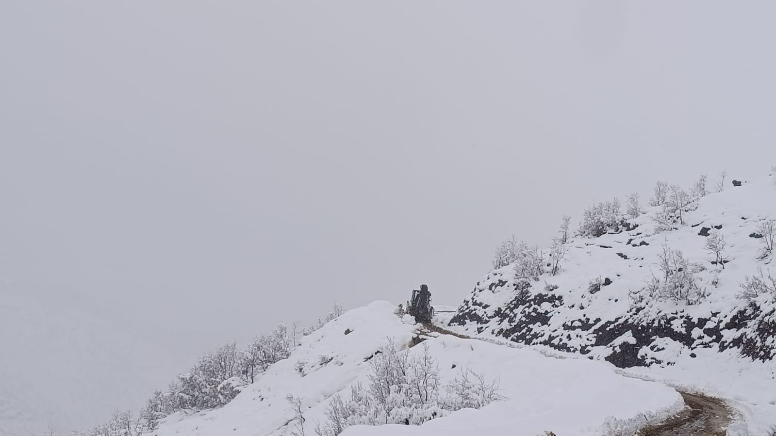 Şırnak’ta 20 köy yolu ulaşıma açıldı

