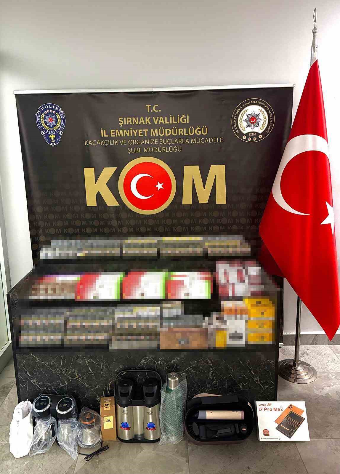 Şırnak’ta 6 milyon liralık kaçak malzeme ele geçirildi
Şırnak’ta 6 milyon liralık kaçak malzeme ele geçirildi