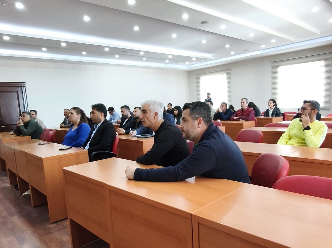 Şırnak’ta AFAD, kamu personeline KBRN ve afet farkındalık semineri
