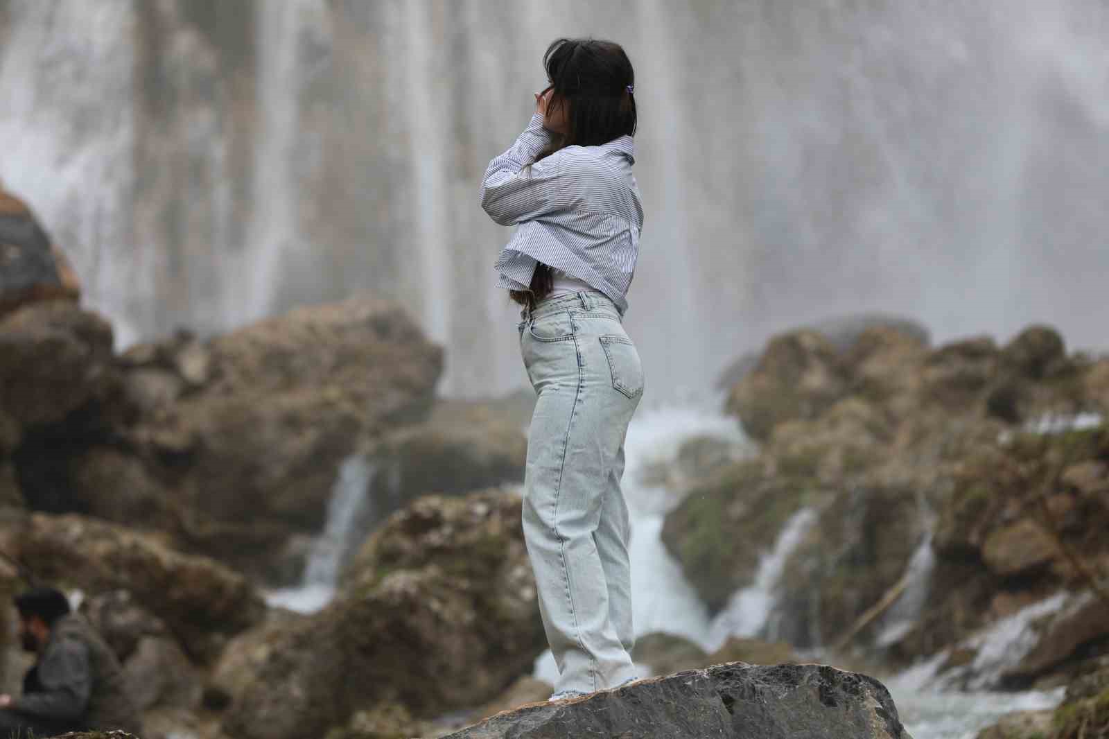 Şırnak’ta baharla birlikte şelaleler coştu
