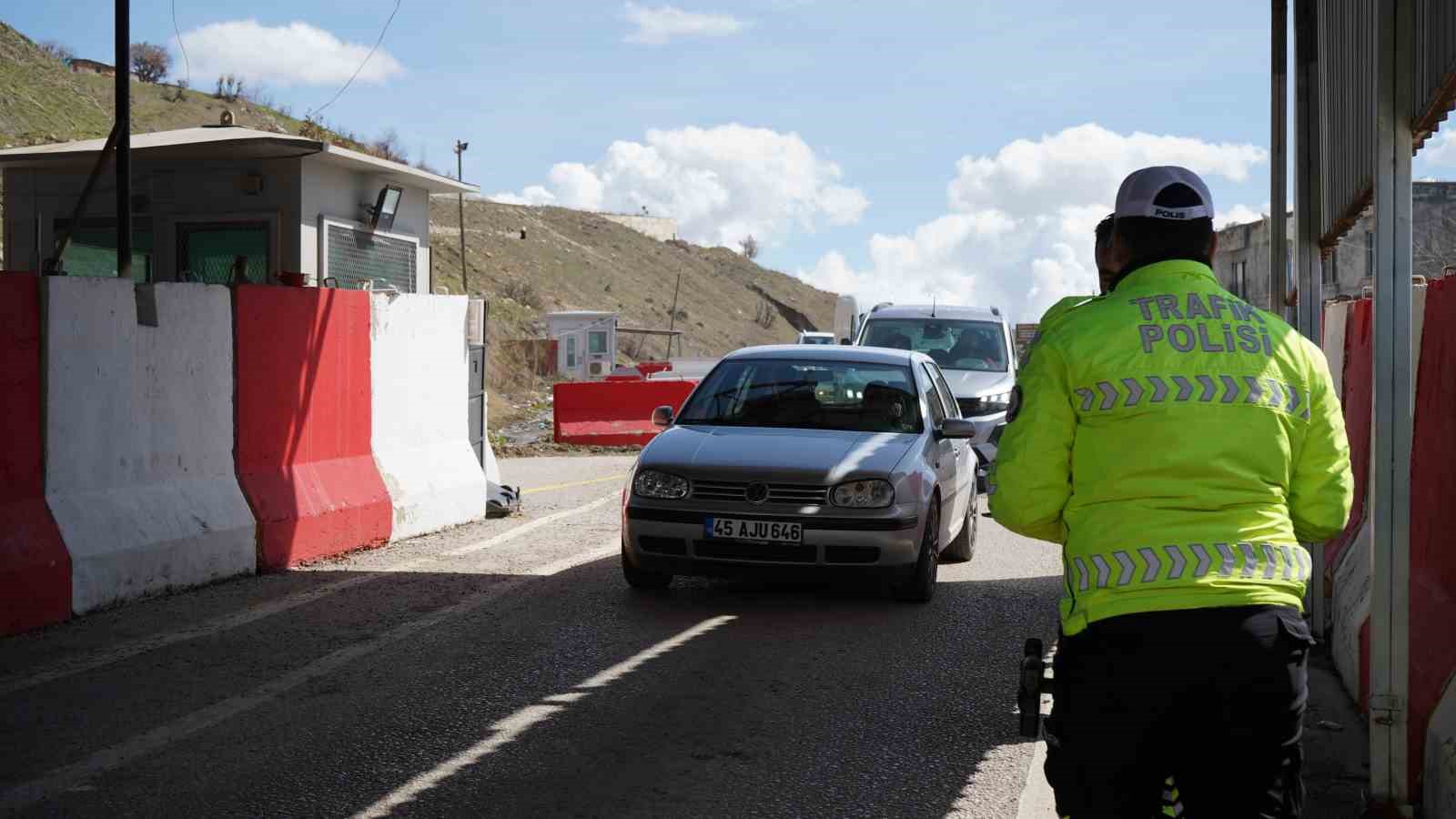 Şırnak’ta bayram öncesi trafik seferberliği: 4 bin 300 personel sahada
