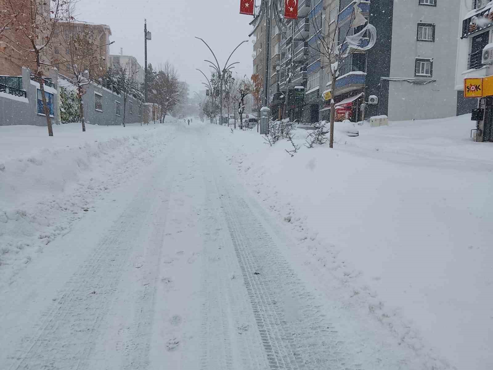 Şırnak’ta eğitime kar engeli: 2 Ocak’ta okullar tatil
