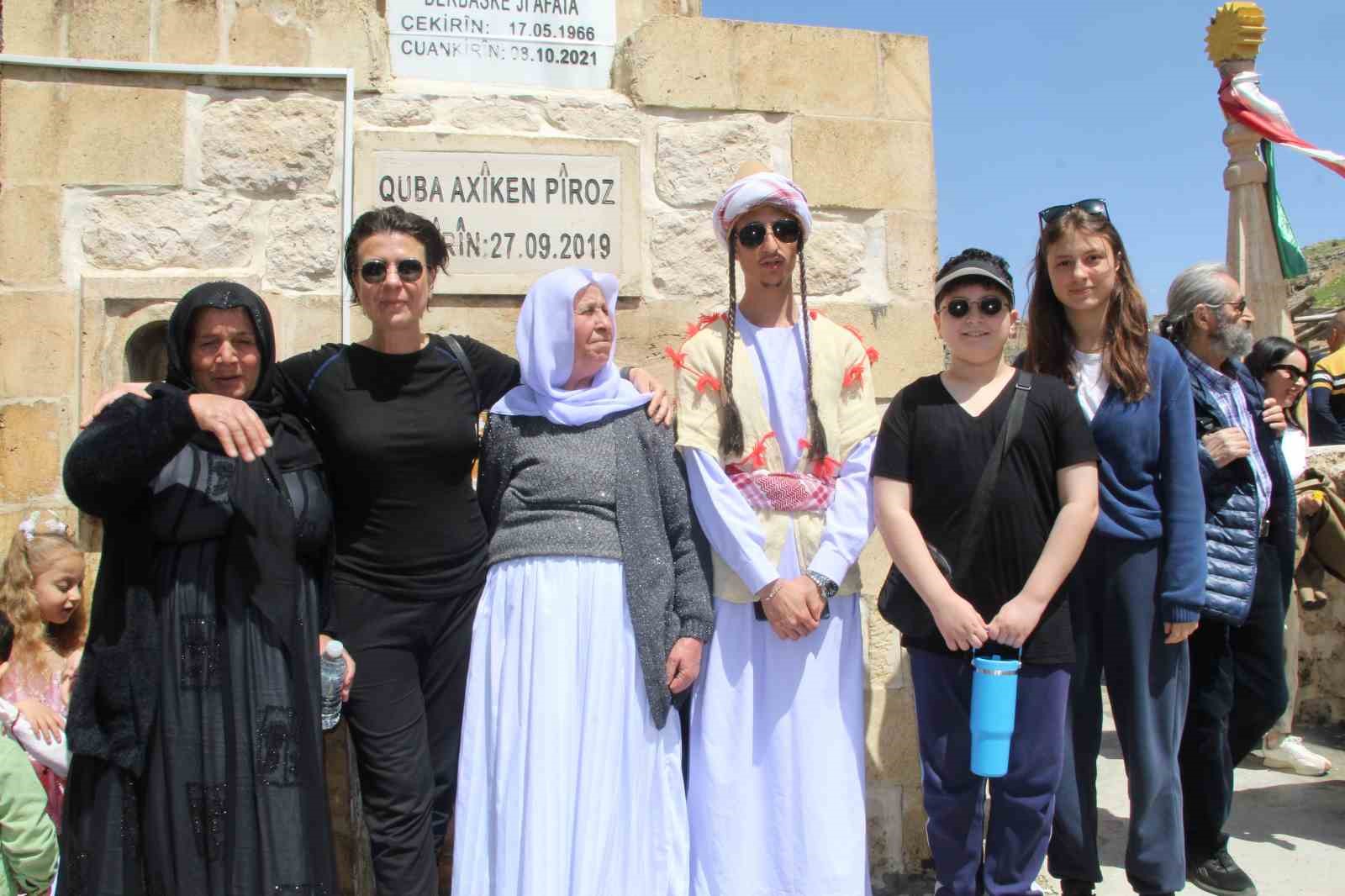 Şırnak’ta Ezidiler ’Çarşema Sor Bayramı’nı festival havasında kutladı
