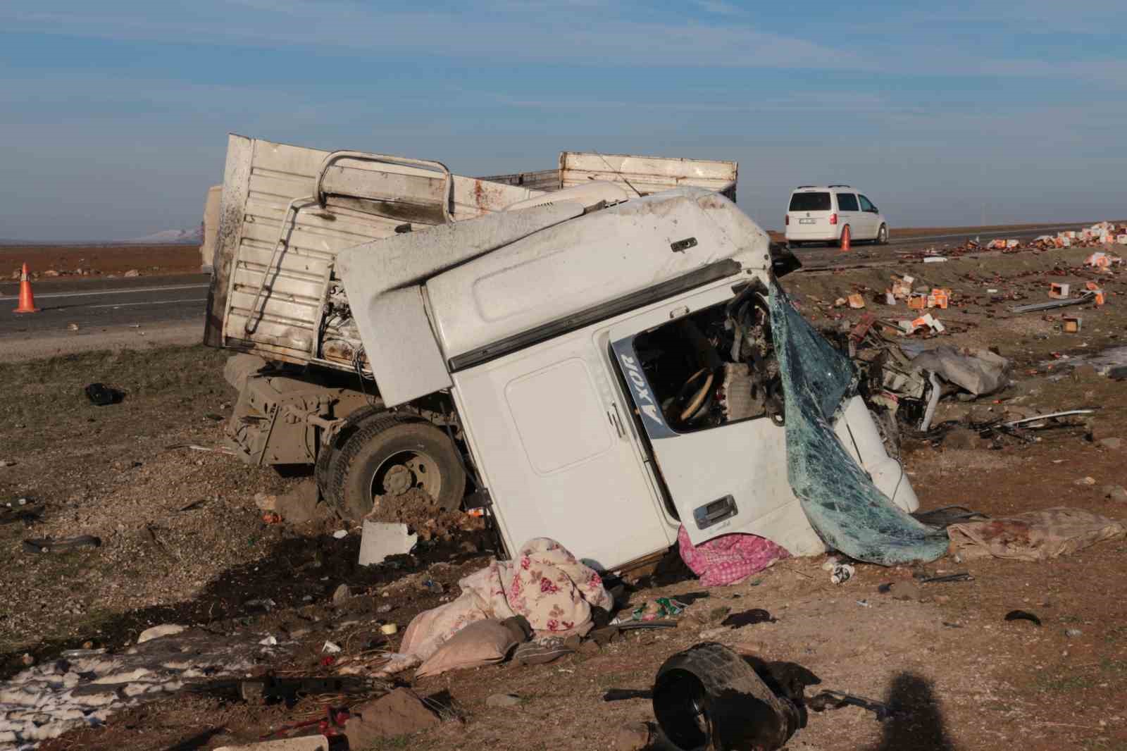 Şırnak’ta iki tır çarpıştı: 2 yaralı
