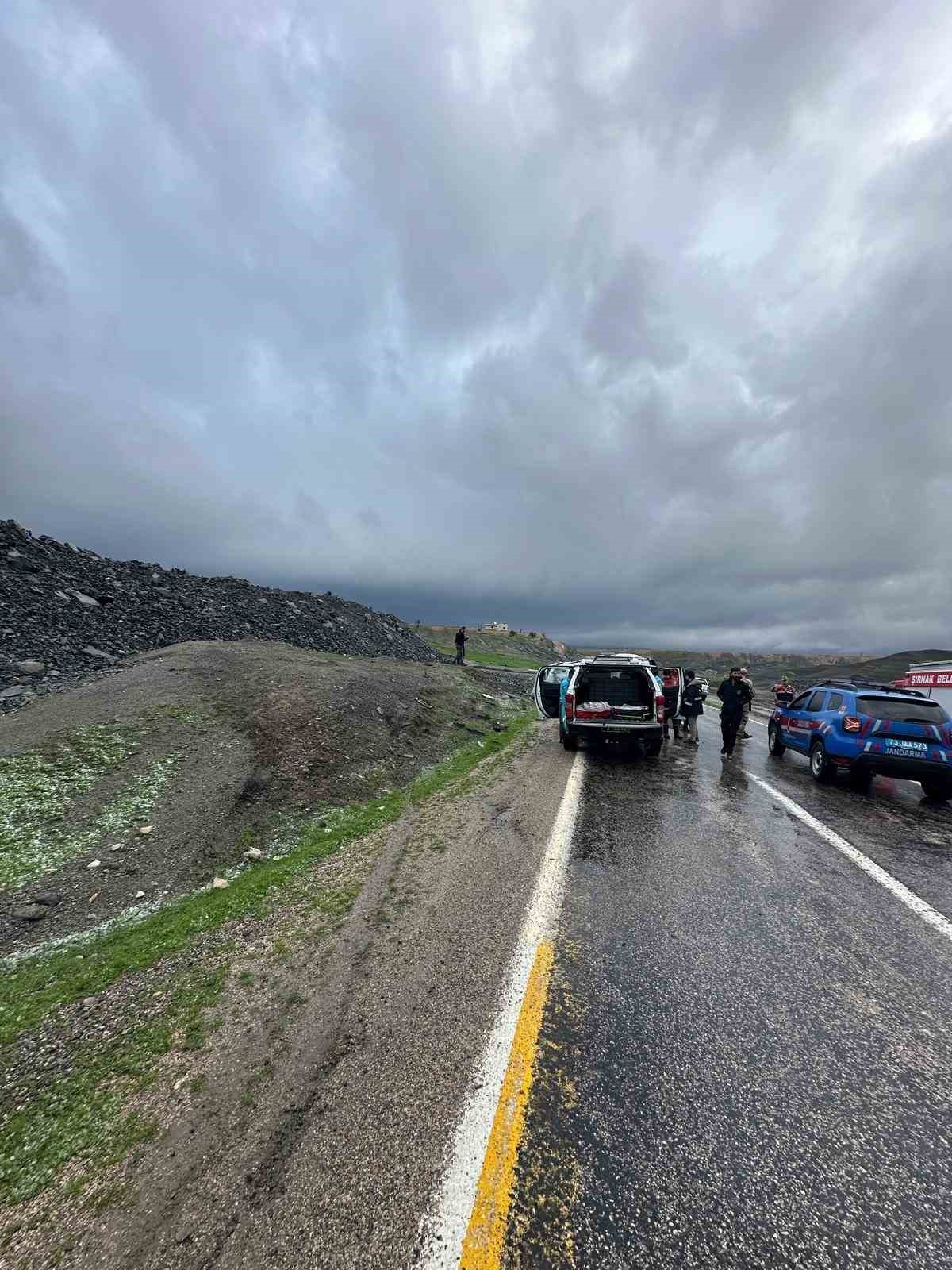Şırnak’ta işçileri taşıyan servis kaza yaptı: 9 yaralı
