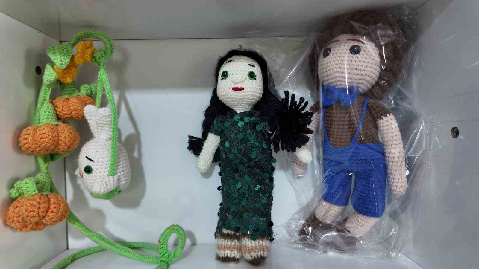 Şırnak’ta kadınlar ’Berivan bebek’ ile ailelerini geçindiriyor
