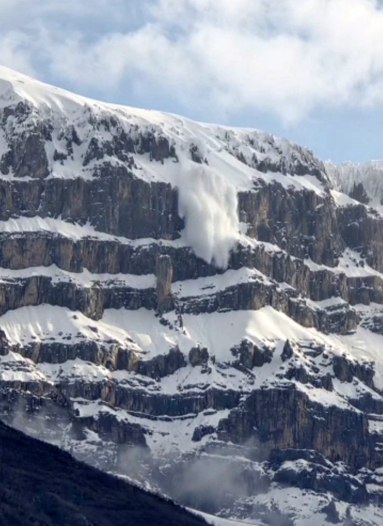 Şırnak’ta kar şelalesi mest etti
