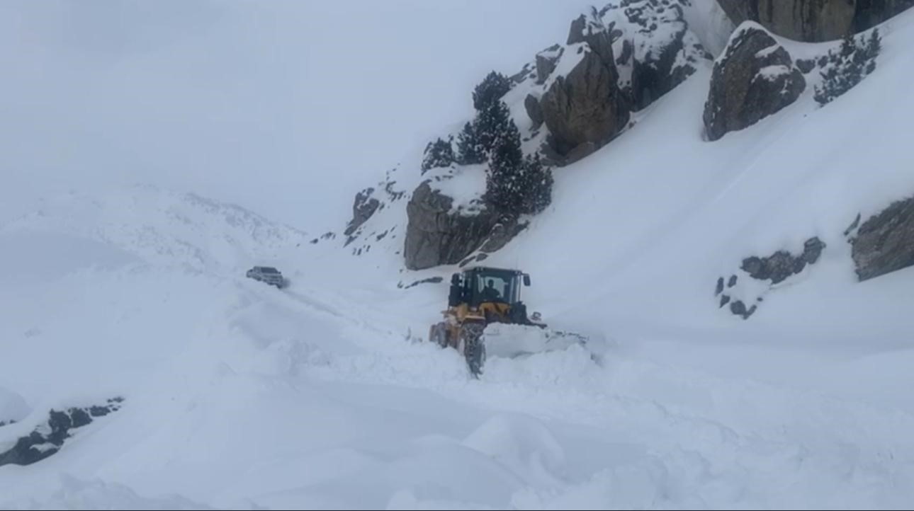 Şırnak’ta karla mücadele çalışmaları devam ediyor
