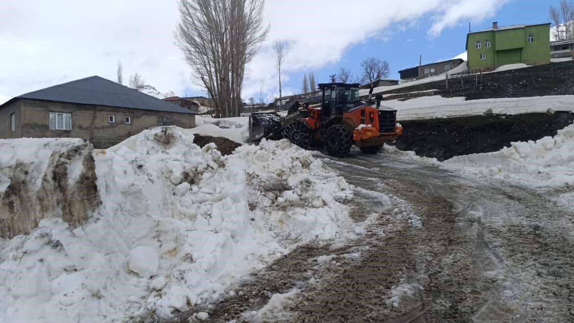 Şırnak’ta karla mücadele devam ediyor
