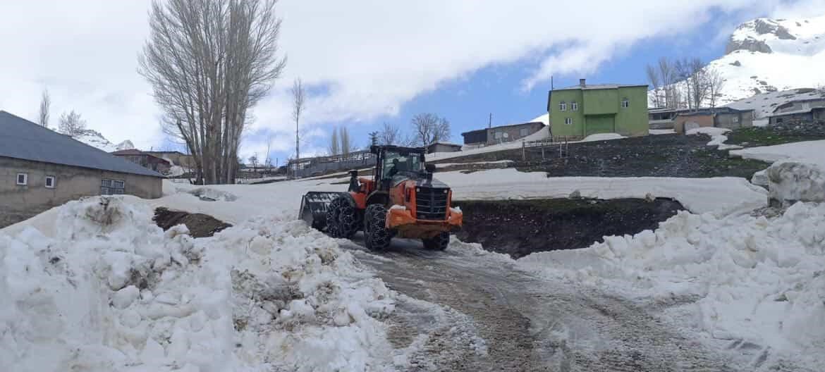 Şırnak’ta karla mücadele devam ediyor
