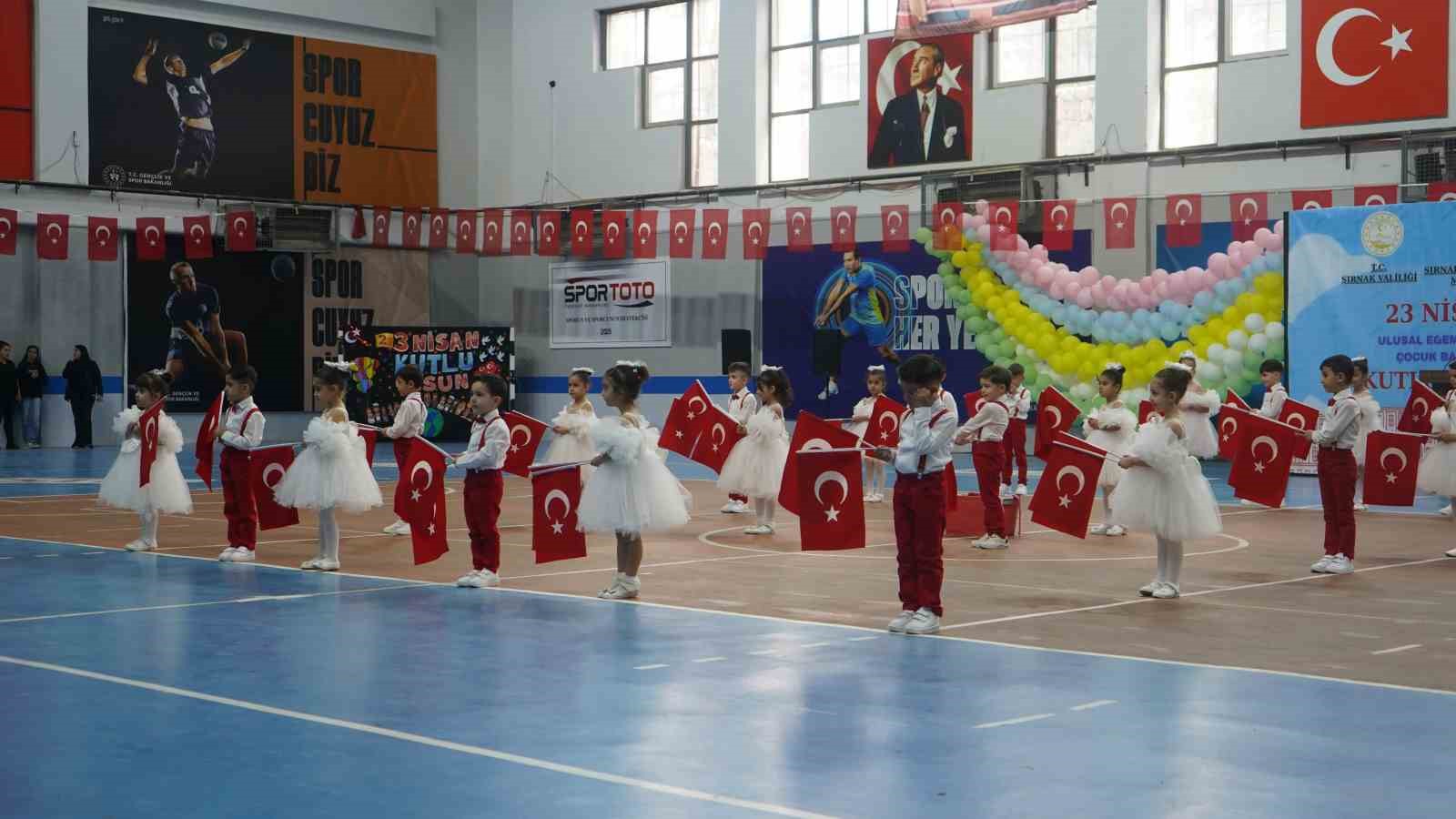 Şırnak’ta öğrencilerden renkli 23 Nisan kutlaması
