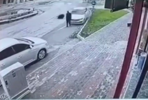 Şırnak’ta otomobil yayalara çarptı: 2 yaralı
