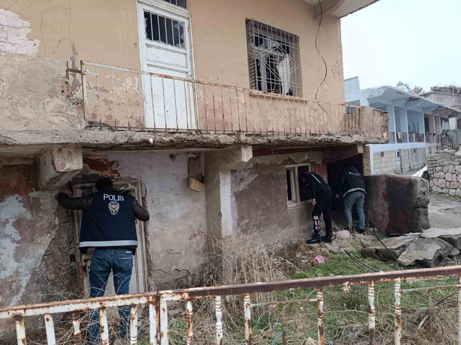 Şırnak’ta parklarda narko-alan kıskacı: 5 şüpheli gözaltına alındı
