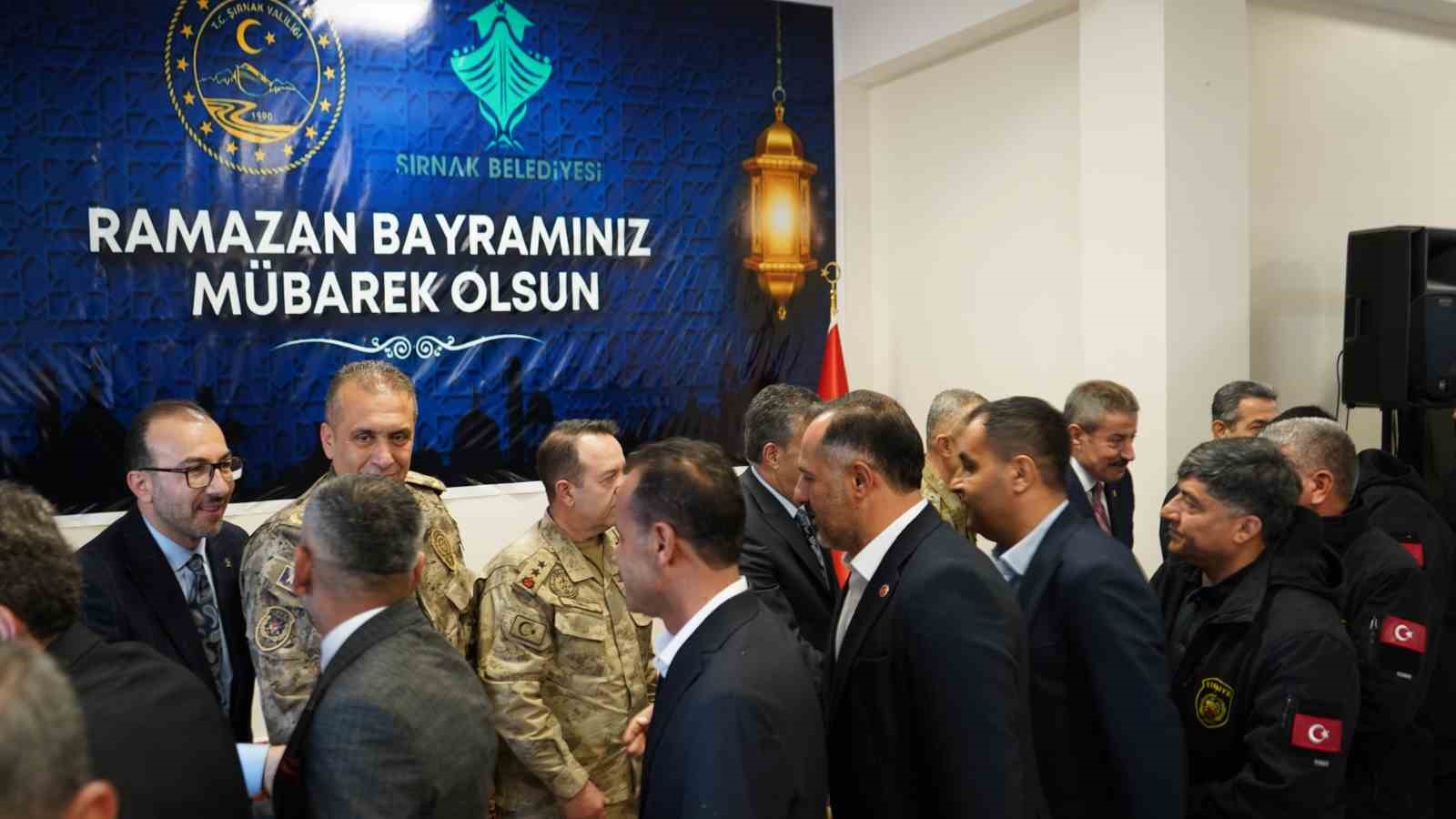 Şırnak’ta protokol-vatandaş bayramlaşması
