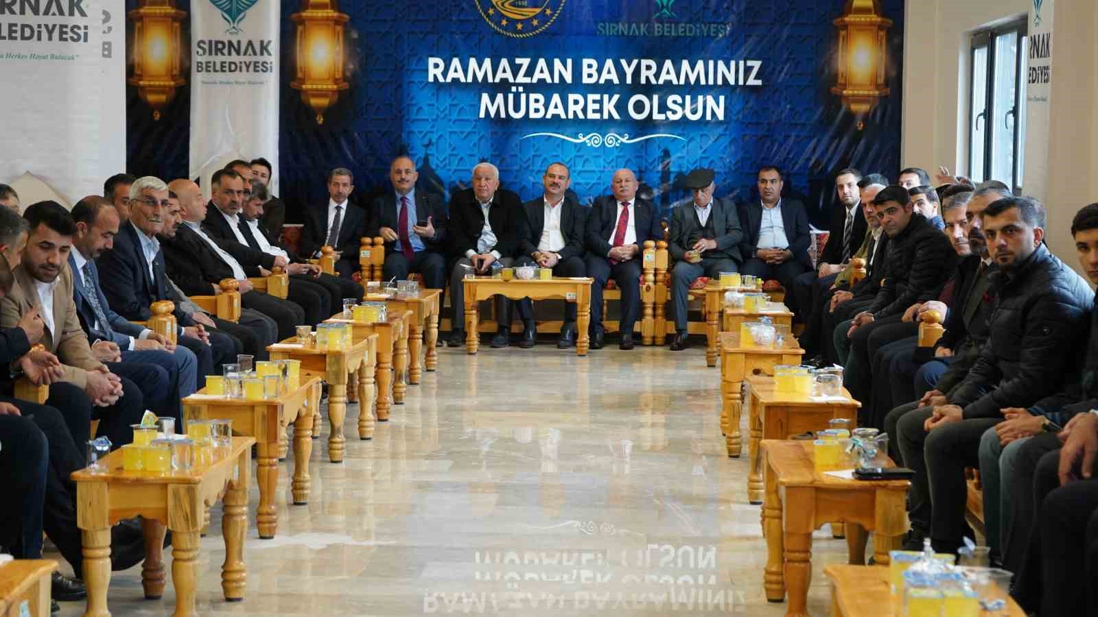 Şırnak’ta protokol-vatandaş bayramlaşması
