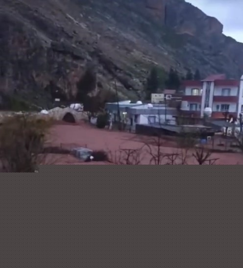 Şırnak’ta sağanak sele neden oldu, evleri su bastı
