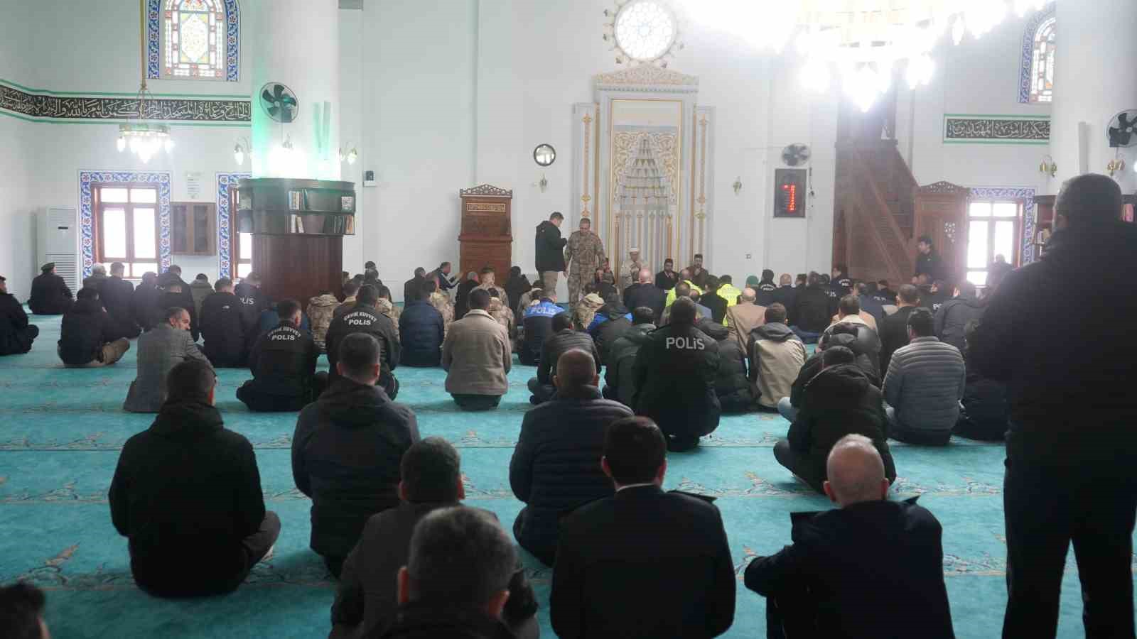 Şırnak’ta şehitler için mevlit okutuldu
