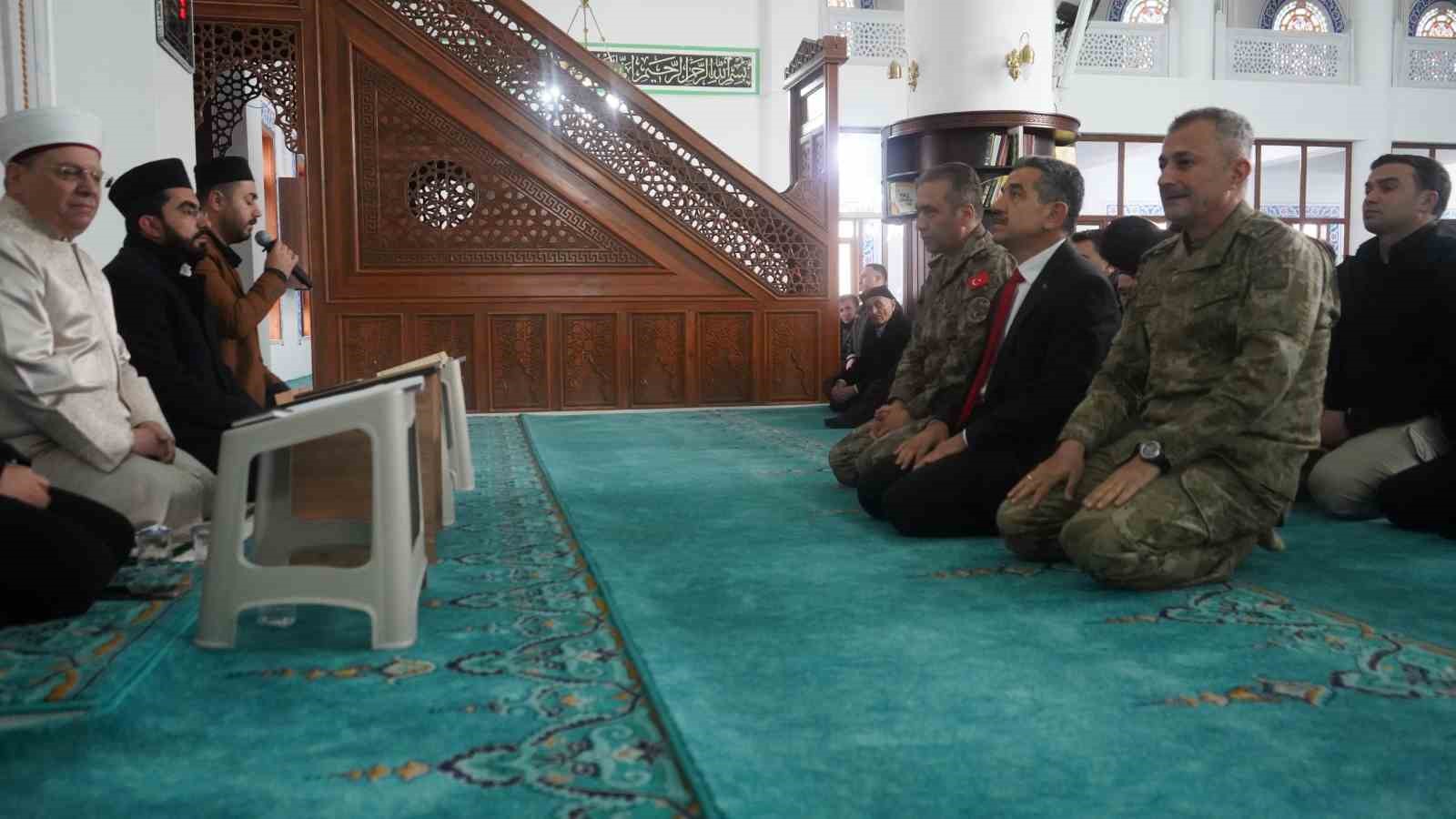 Şırnak’ta şehitler için mevlit okutuldu
