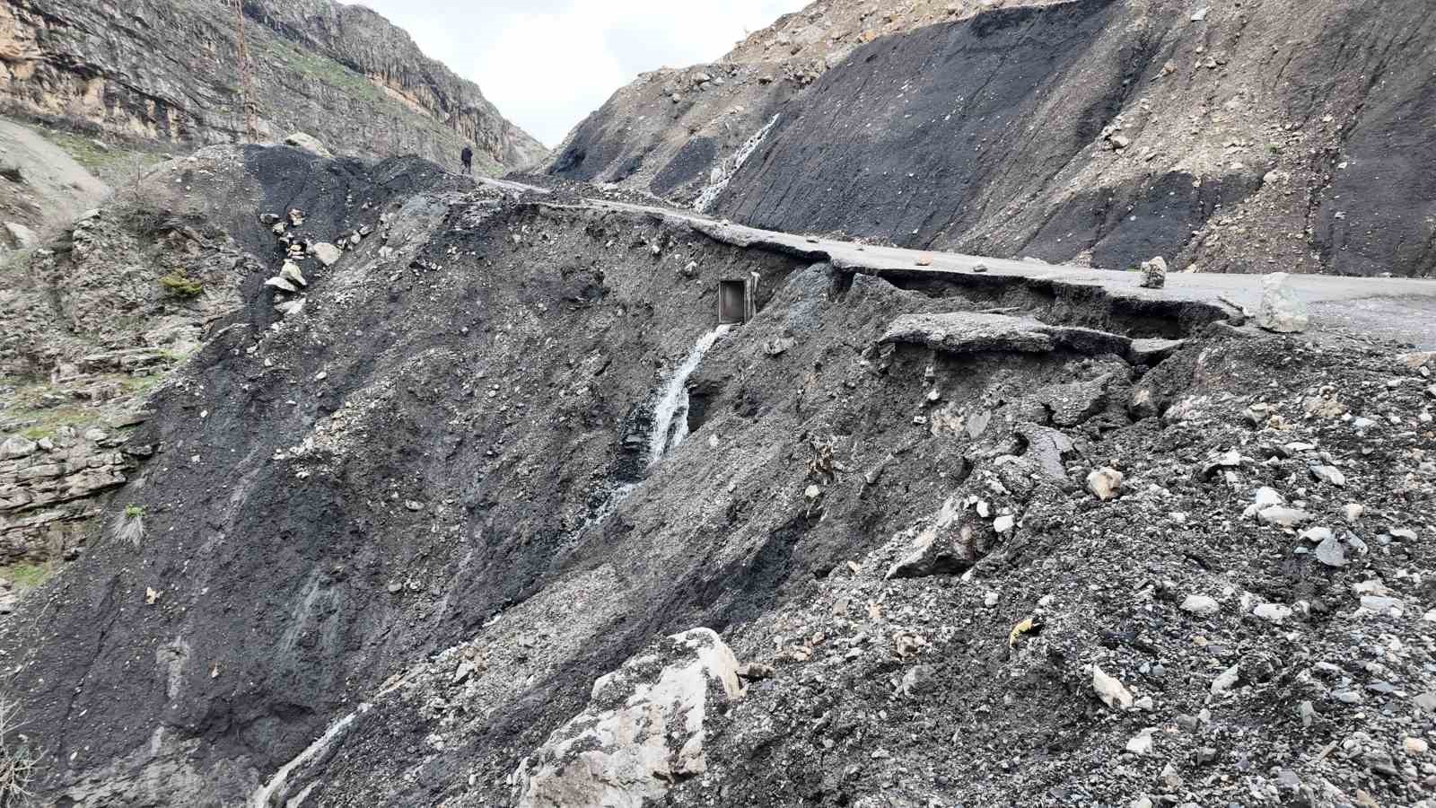 Şırnak’ta yağışla beraber heyelan oluştu
