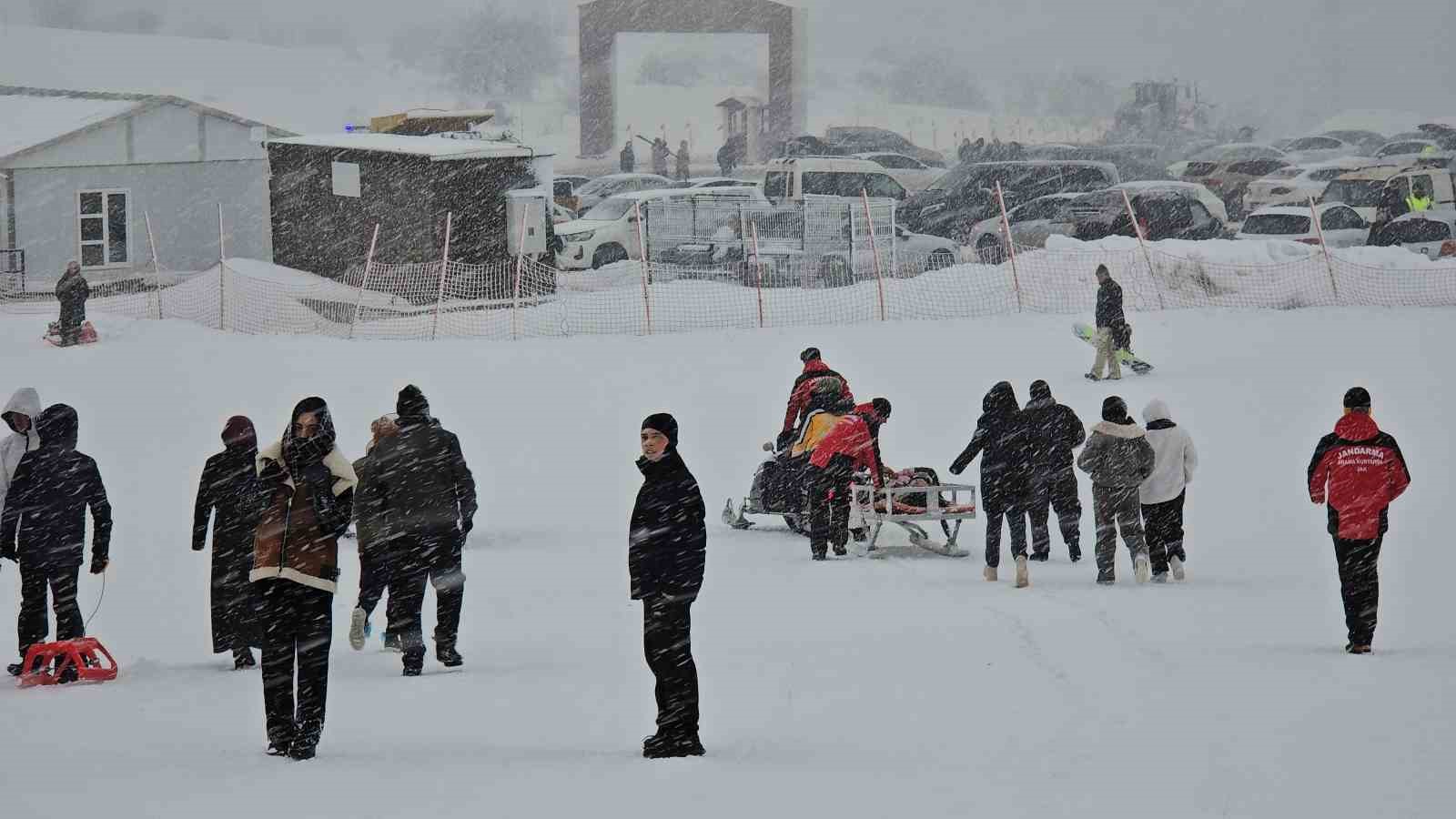 Sis ve yağışa rağmen Keltepe’ye akın ettiler
