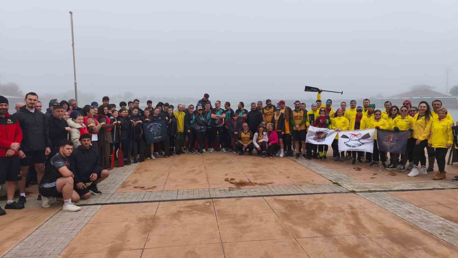 Sisli havaya rağmen kıyasıya rekabet: Dragon Boat Ligi’nde Mart heyecanı
