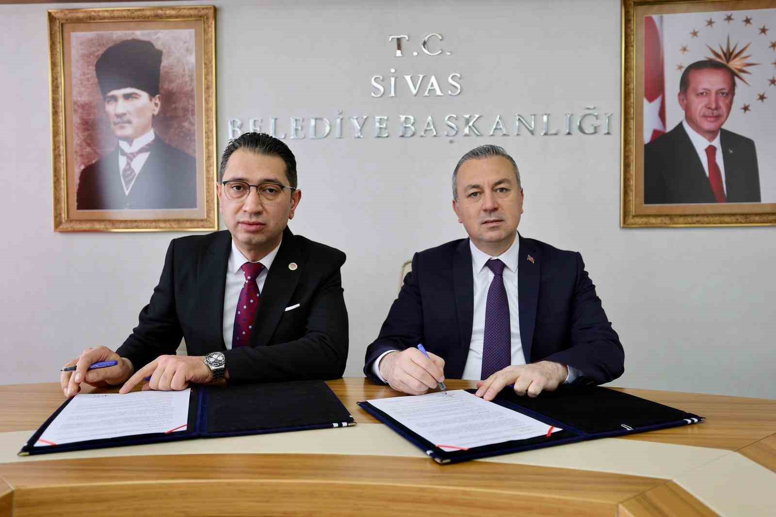 Sivas Belediyesi ile Baro arasında adli yardım protokolü imzalandı
Sivas Belediyesi ile Baro arasında adli yardım protokolü imzalandı