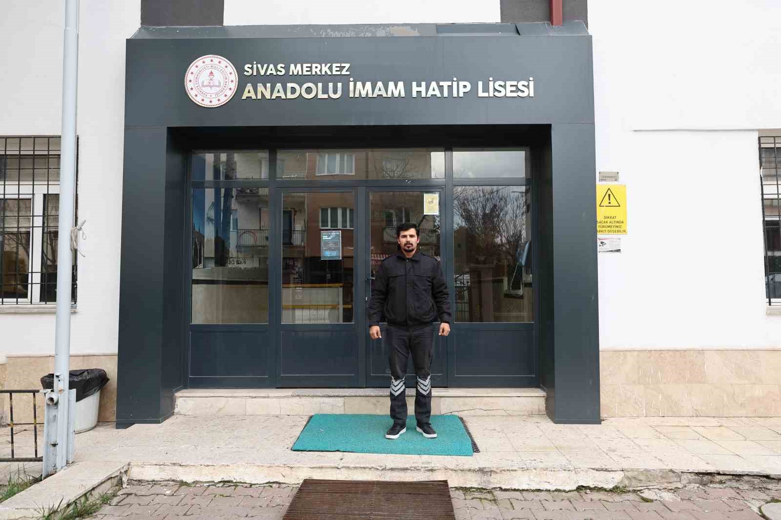 Sivas Belediyesi’nden Türkiye’ye örnek olacak okul uygulaması
