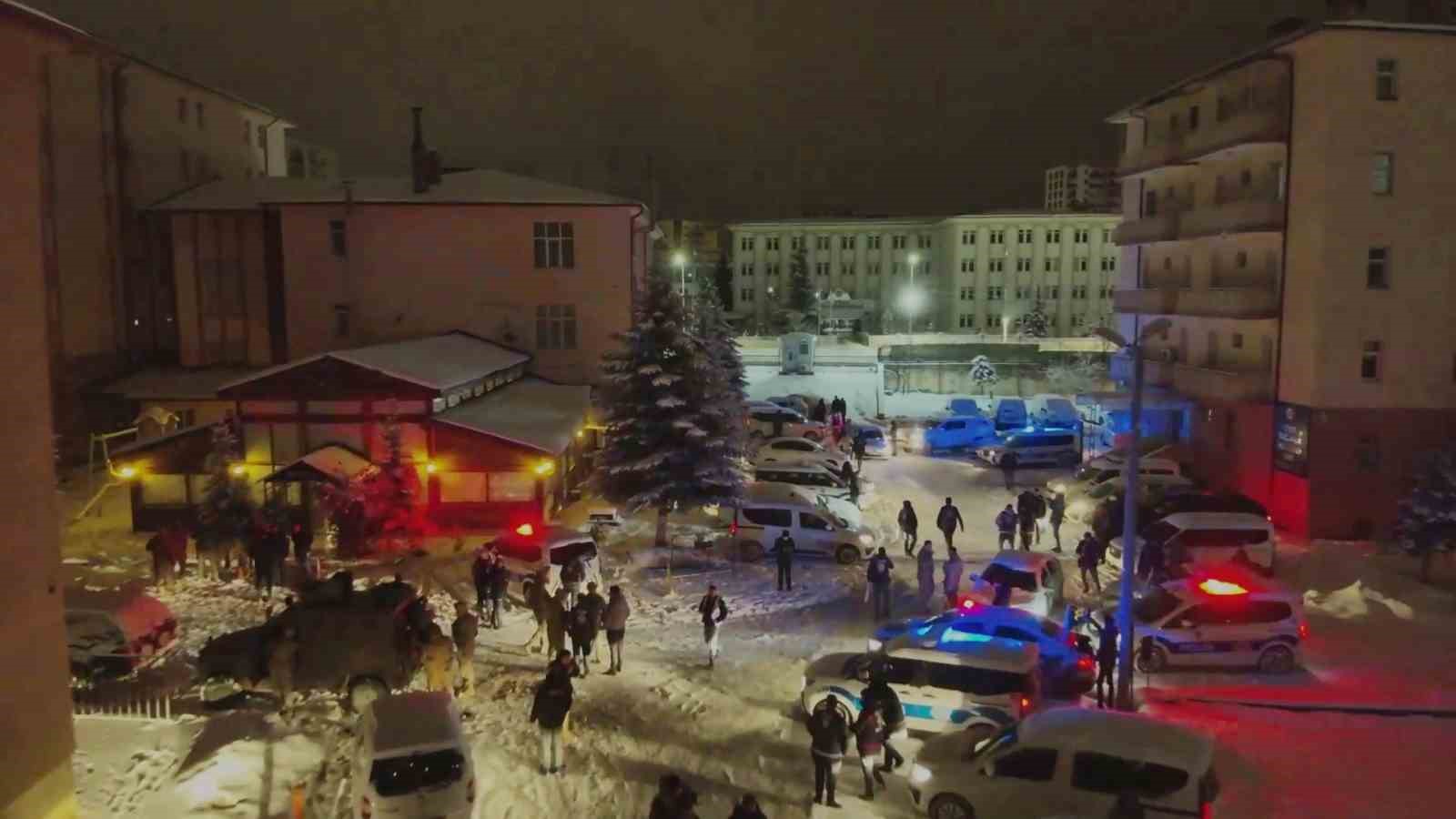 Sivas merkezli siber dolandırıcılık operasyonu, 18 şüpheliden 11’i tutuklandı
