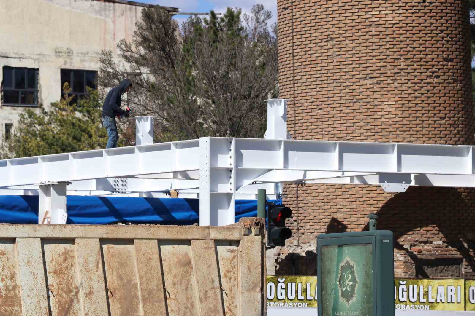 Sivas’ın 8 asırlık eğri minaresi restorasyona alındı
