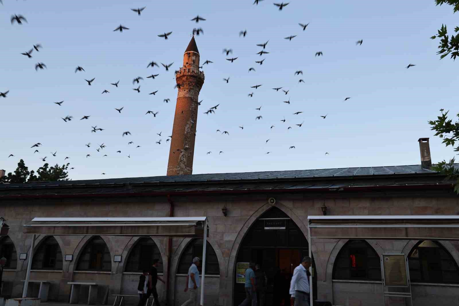 Sivas’ın 8 asırlık eğri minaresi restorasyona alındı
