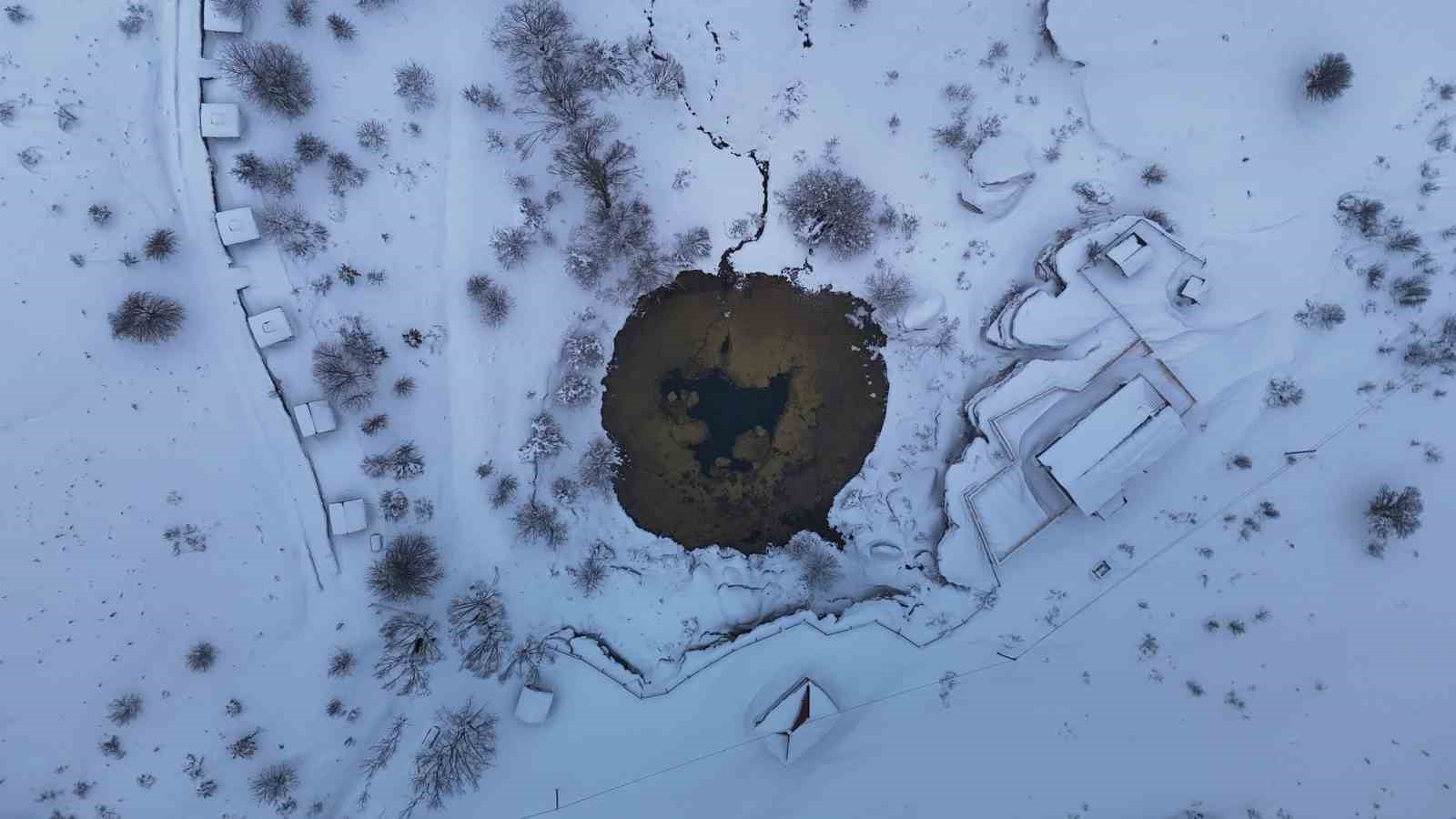 Sivas’ın Kardeniz’i beyaza büründü
