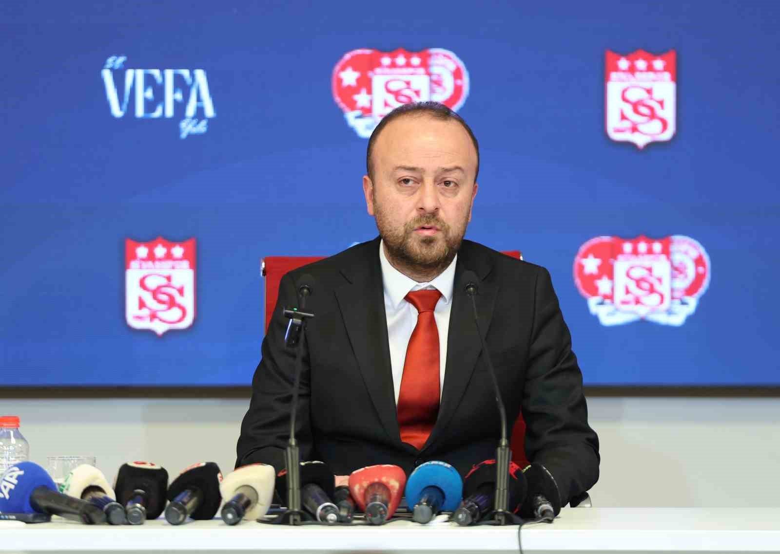 Sivasspor Başkanı Burak Özçoban: "Transfer yasağı kalkacak"
