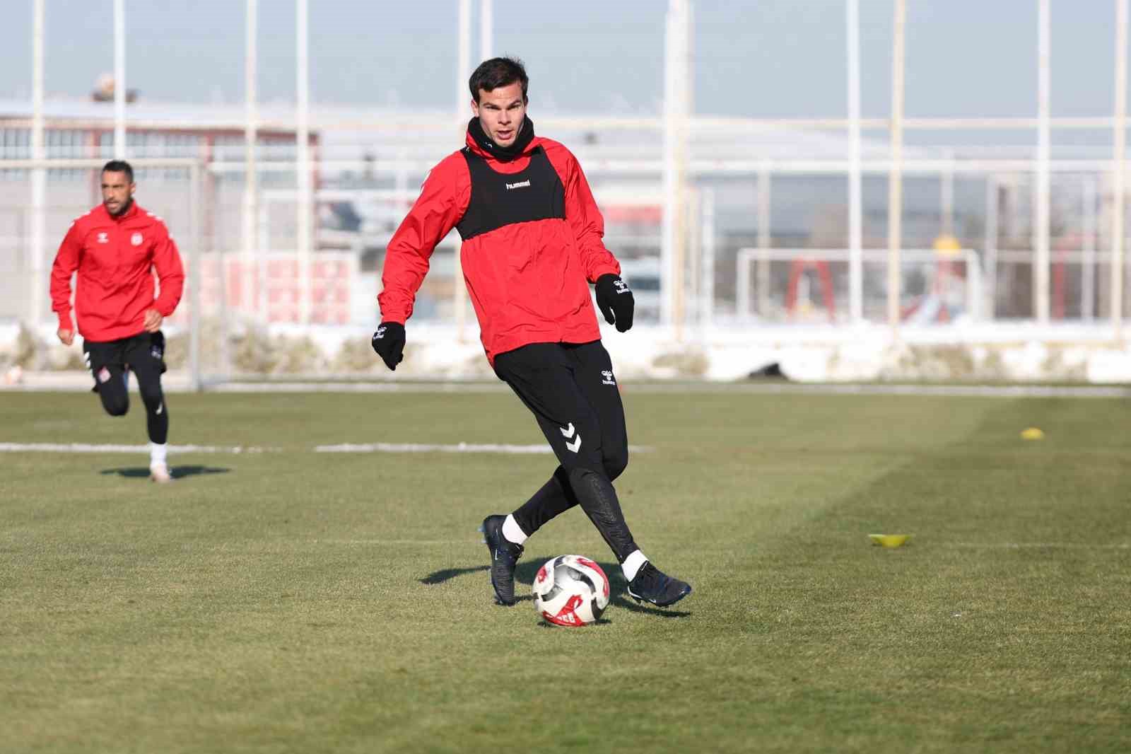 Sivasspor, Erzurumspor FK maçının hazırlıklarını sürdürdü
