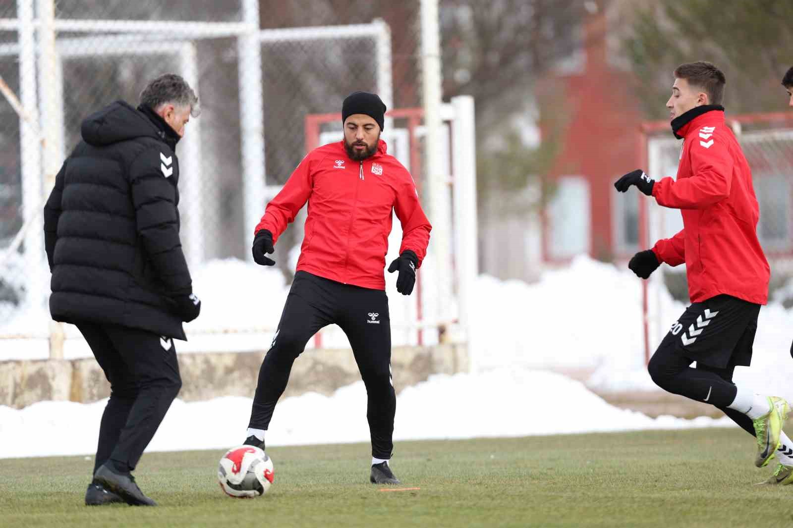 Sivasspor, Erzurumspor maçının hazırlıklarını sürdürdü
