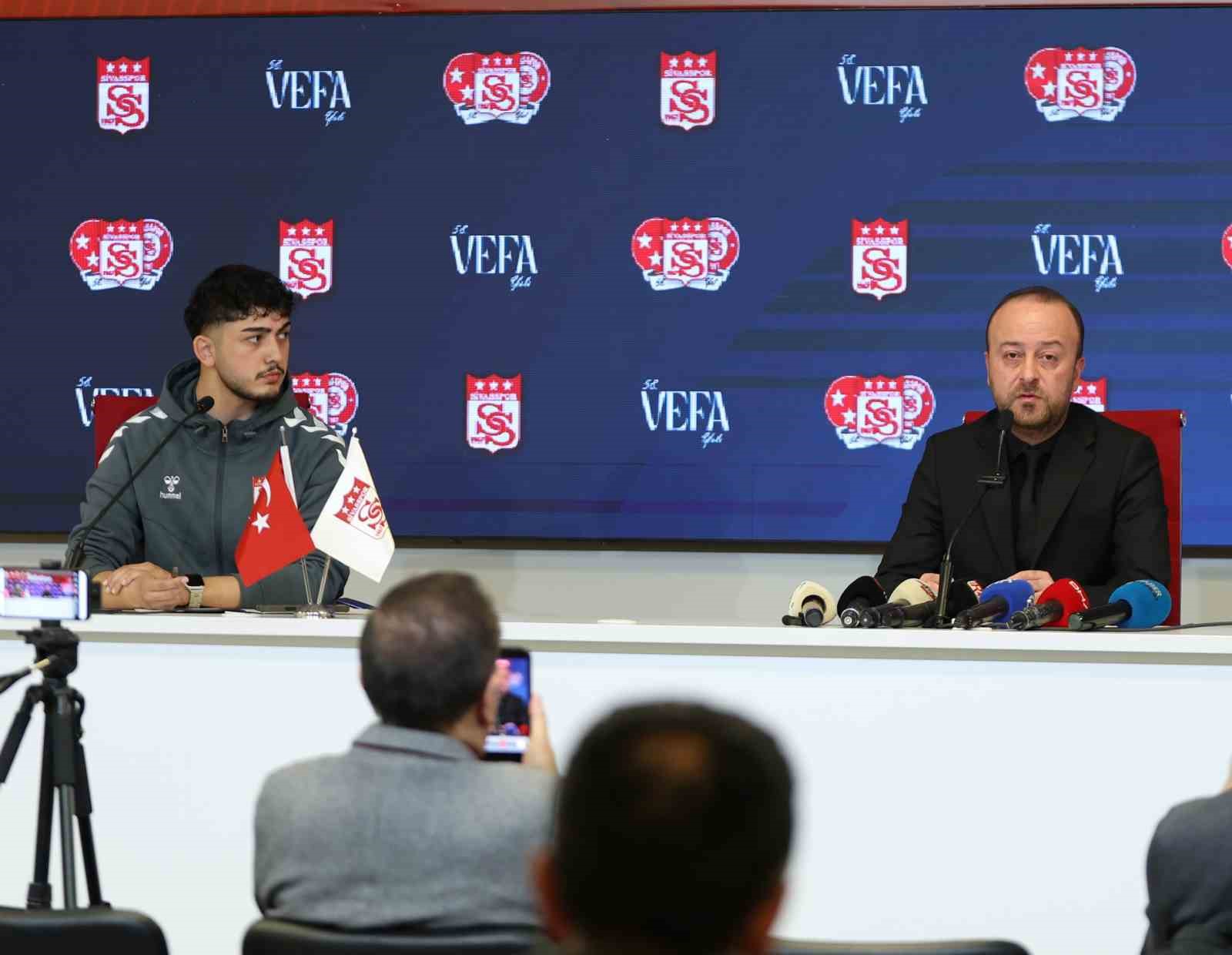 Sivasspor Kulübü Başkanı Özçoban: "Kalan 33 puana talibiz"
