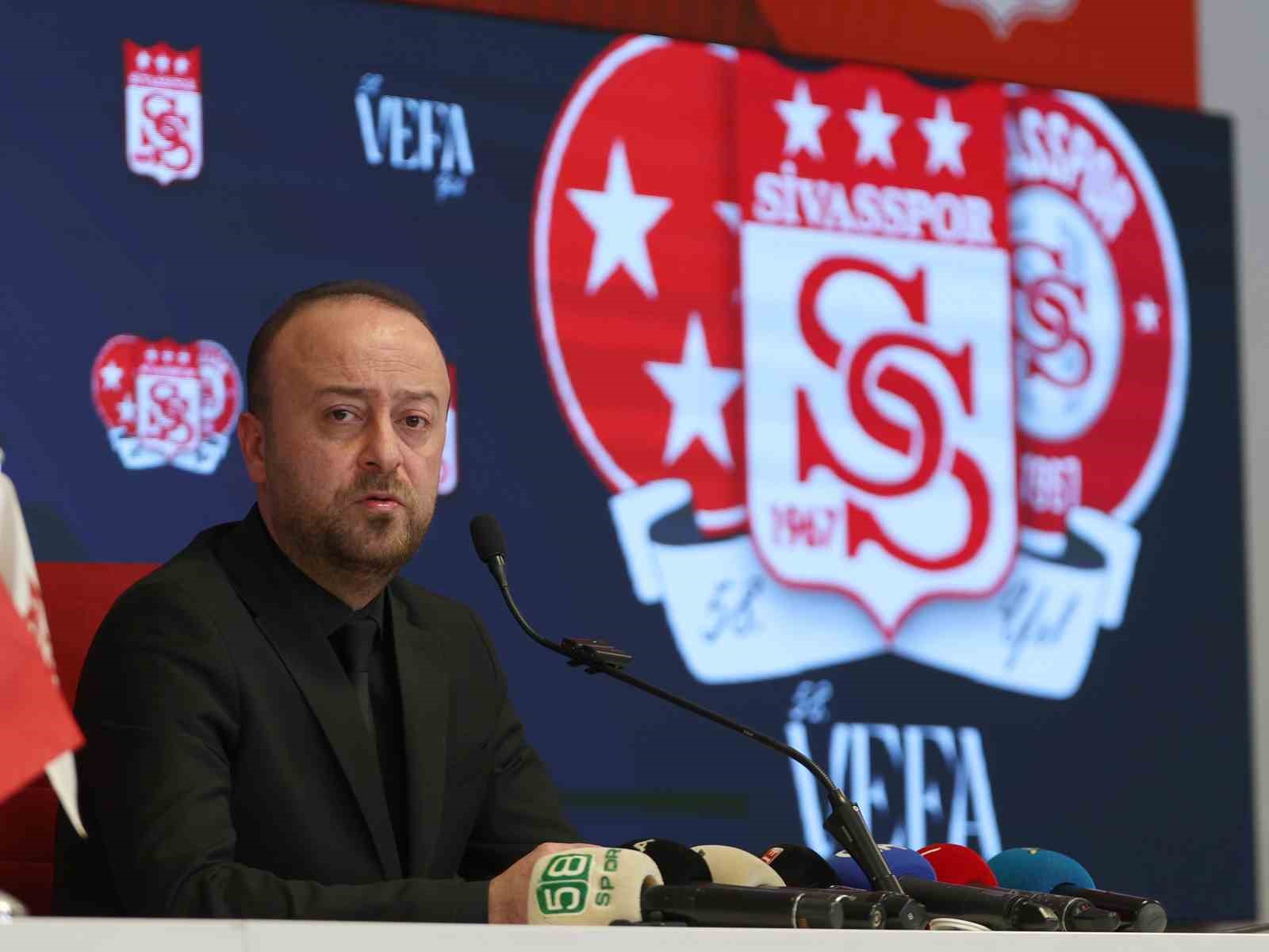 Sivasspor Kulübü Başkanı Özçoban: "Kalan 33 puana talibiz"
